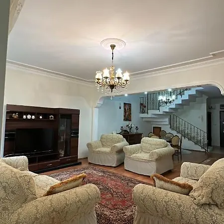 Des Villa